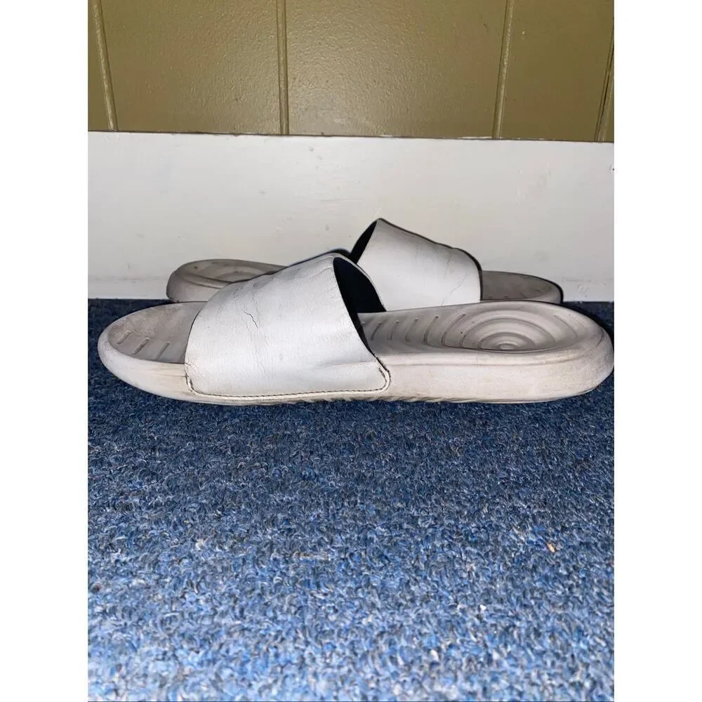 Under Armour men 10 slip on activewear athletic slides